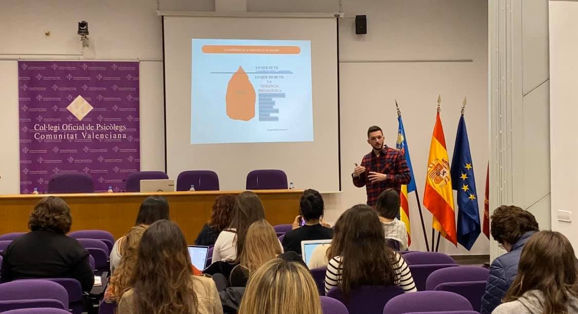 enric valls psicologo conferencia lleno absoluto